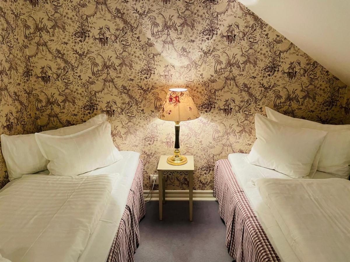 Apertins Hotell Kil Kültér fotó