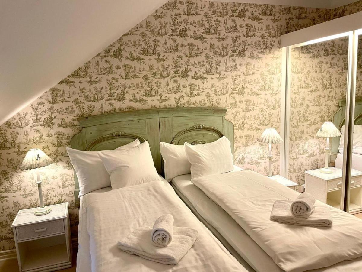 Apertins Hotell Kil Kültér fotó