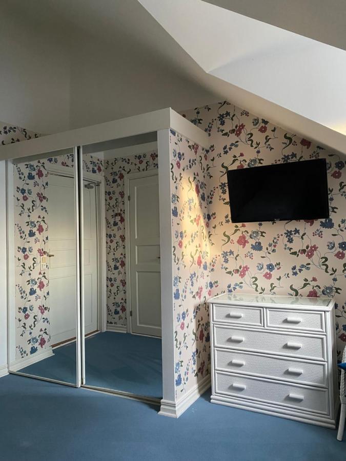 Apertins Hotell Kil Kültér fotó