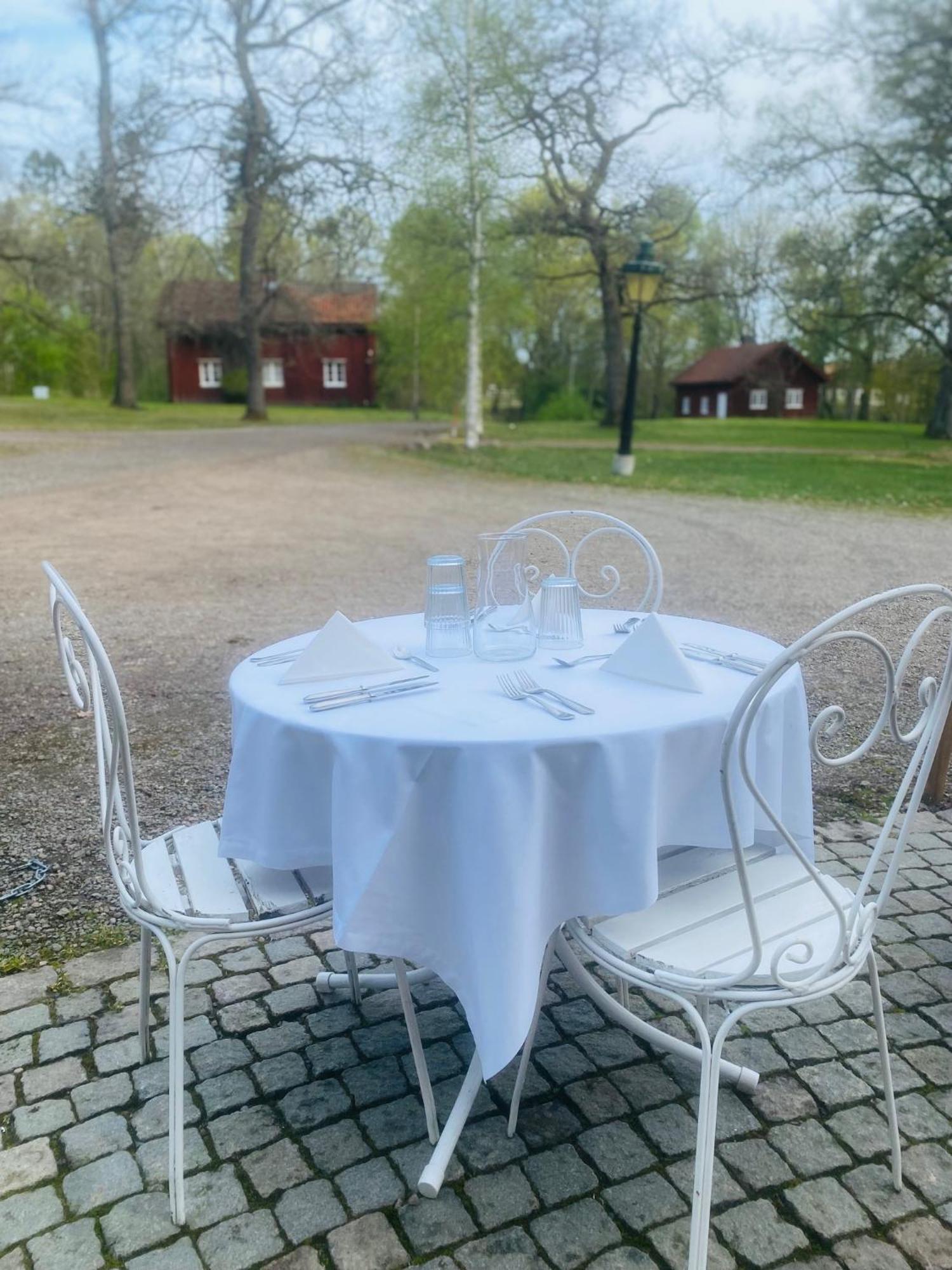 Apertins Hotell Kil Kültér fotó
